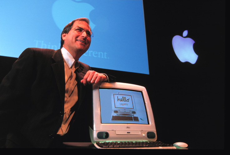 Steve_Jobs_with_iMac.jpg